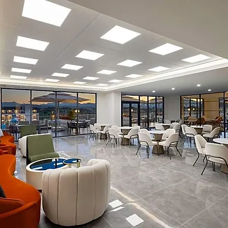 Hotel Arcanus Trendline Side
