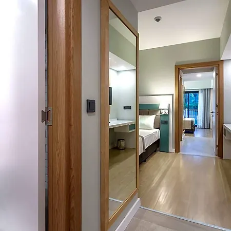 Arcanus Trendline Side Hotel